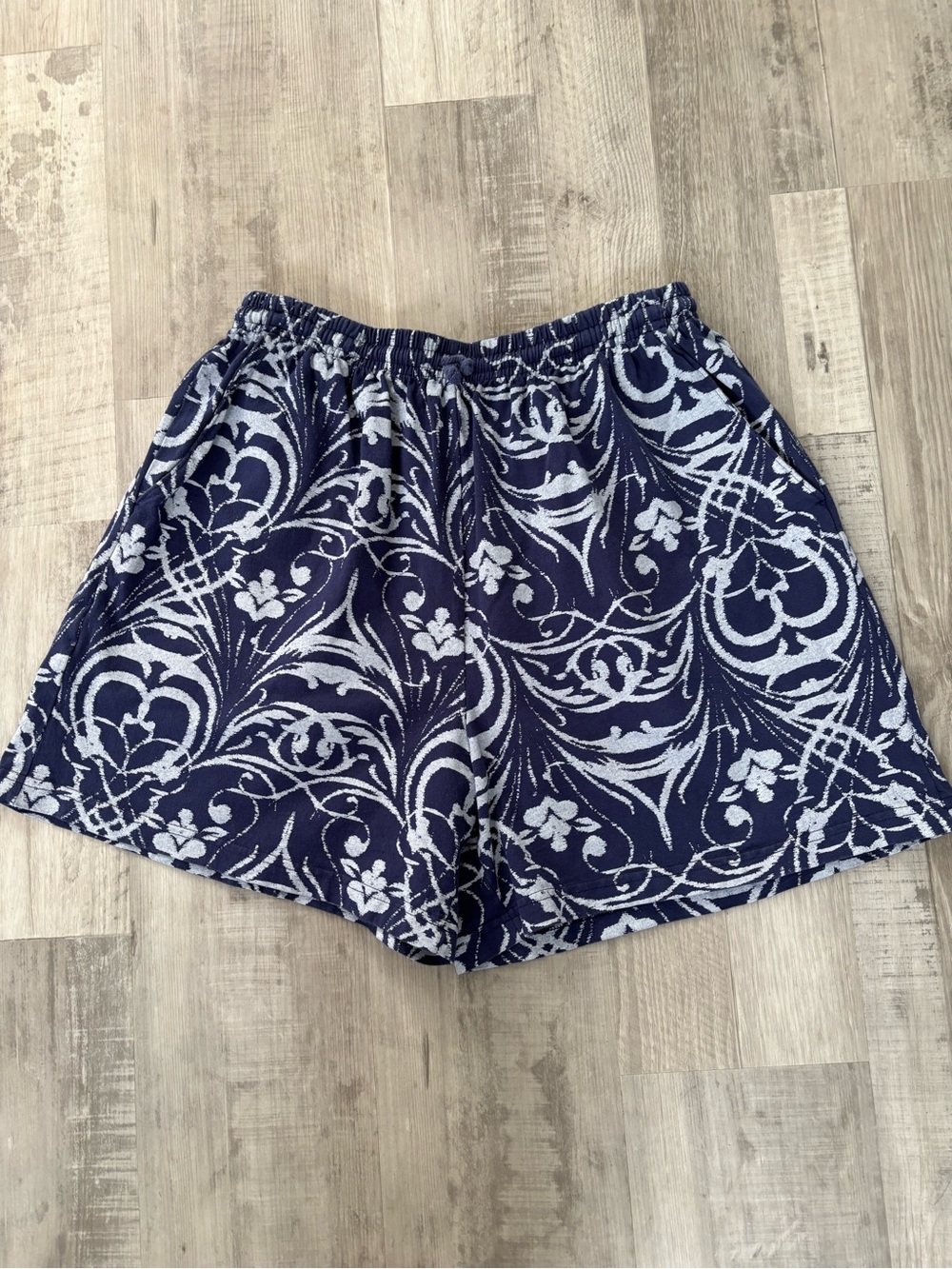 fresh produce Navy and White Floral-Print Elastic-Waist Shorts